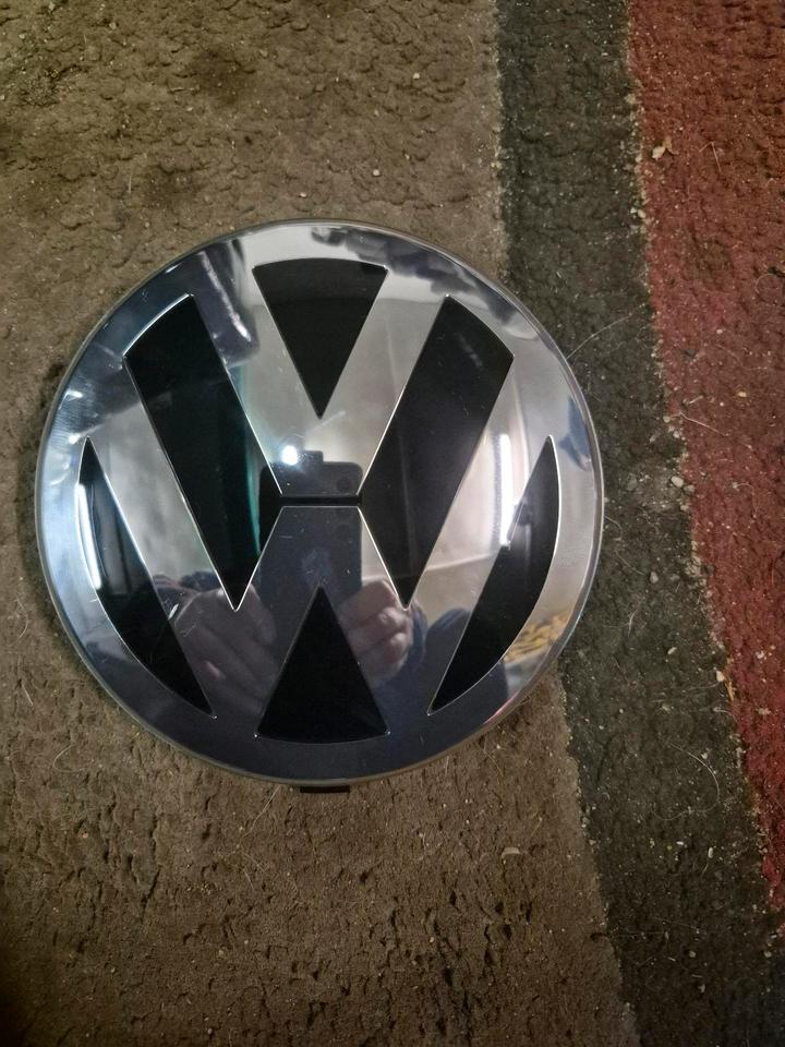 VW Passat 3G B8 VW Emblem vorne Radarabdeckung 3G0853601A NEU