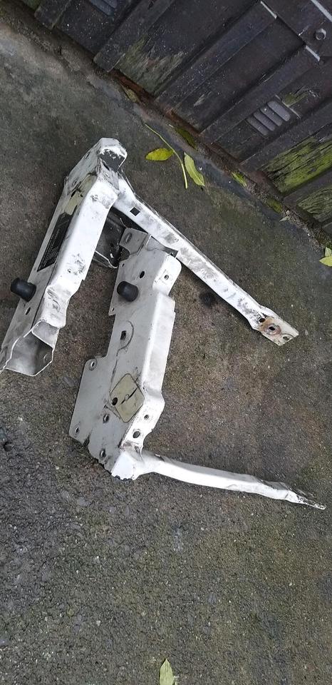 VW T4 Scheinwerferträger für LV