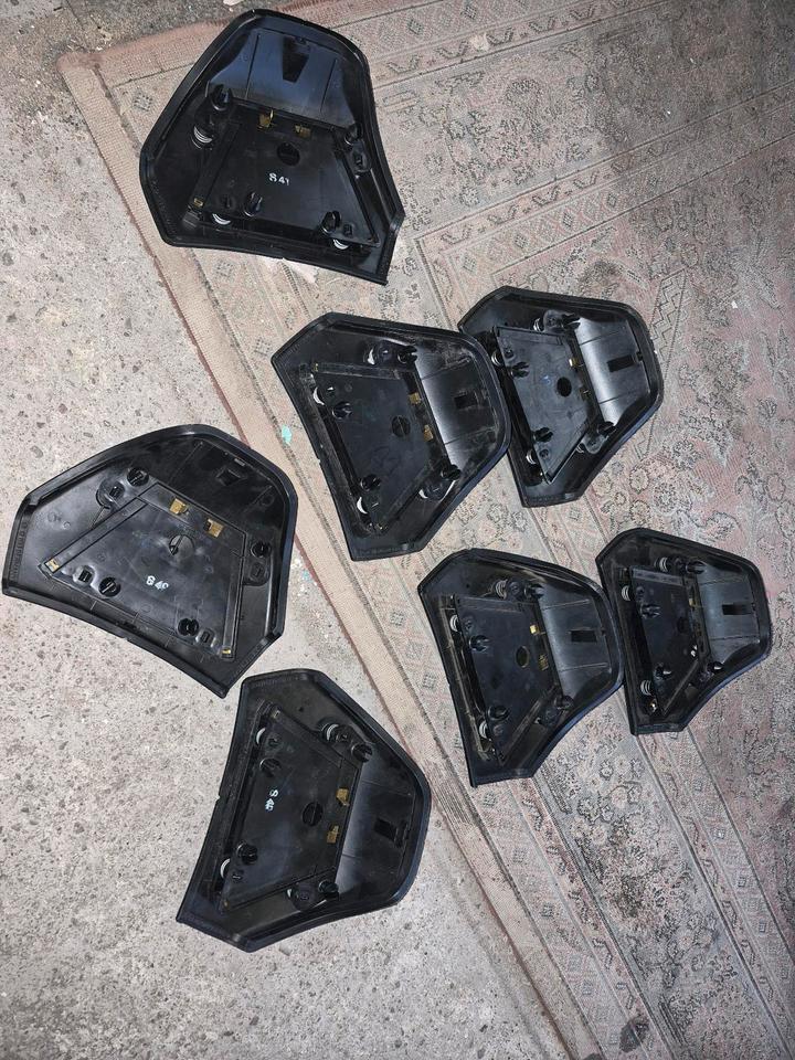 VW T4 ein Huppenknopf ohne Airbag (TOP)