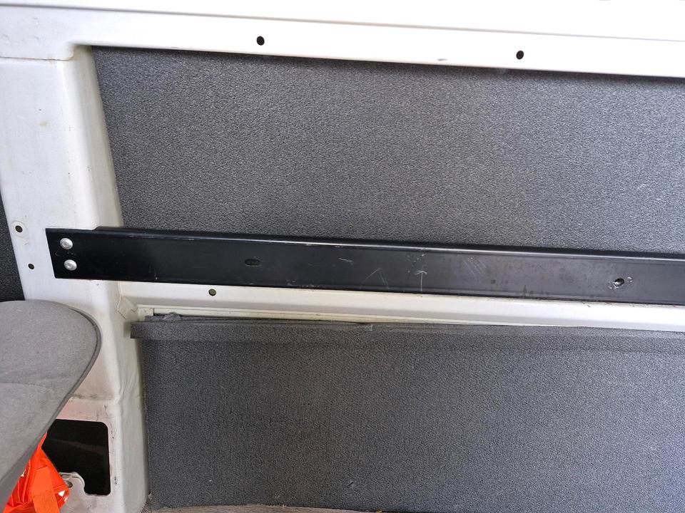 VW T4 Wohnmobil Ausbau Küchenblock mit Spüle.