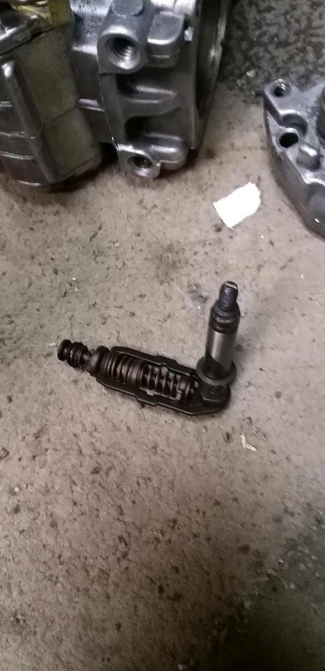 VW T4 2,4 D Ersatzteile Einspritzpumpe