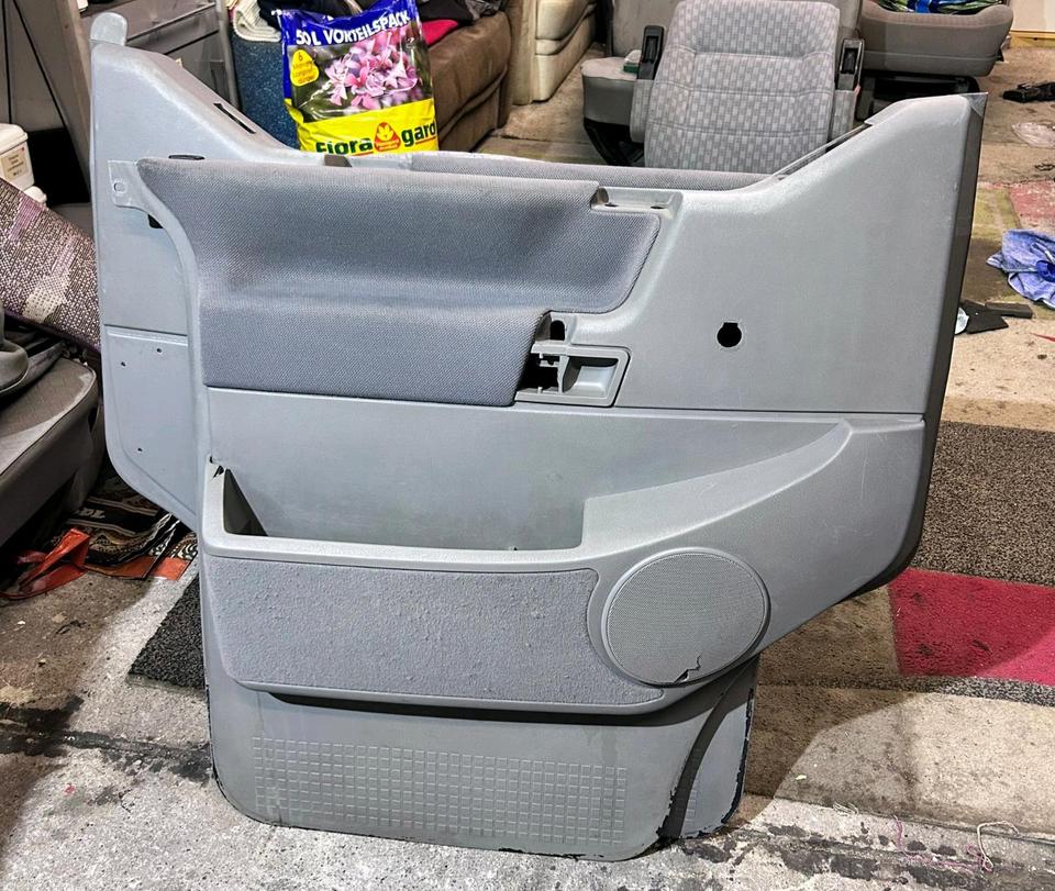 VW T4 Türverkleidung vorne links bj 03