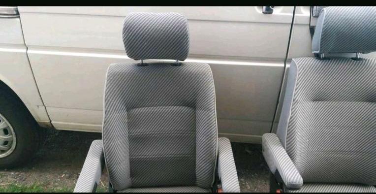 VW T4 Pilotensitz Fahrersitz oder Beifahrersitz mit Armlehnen