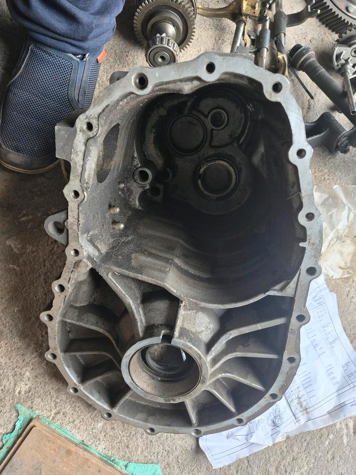 VW T4 2,5 TDI ACV  Ersatzteile 02G DXZ Schaltgetriebe komplett