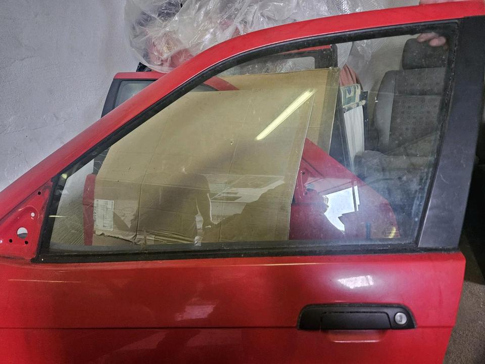 Bmw E36 Komplette Tür vorne/hinten links oder rechts
