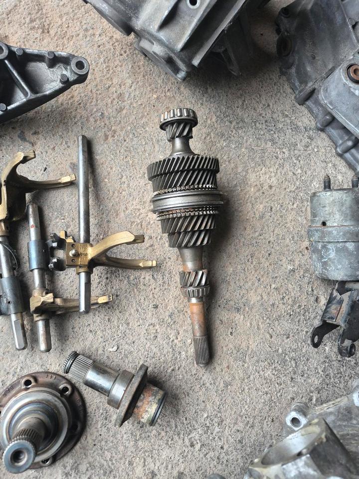 VW T4 2,5 TDI ACV  Ersatzteile 02G DXZ Schaltgetriebe komplett