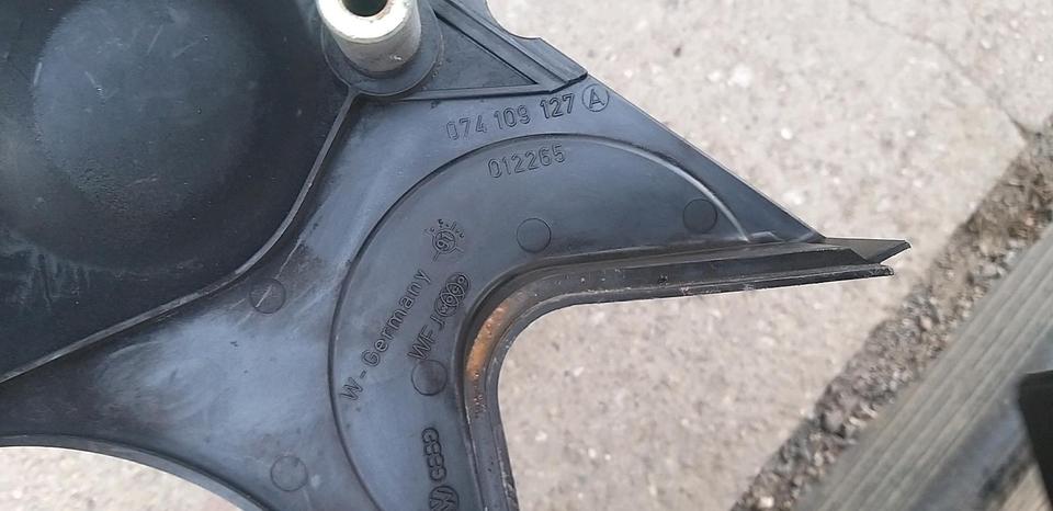 VW T4 2,4 D Zahnriemenabdeckung unten