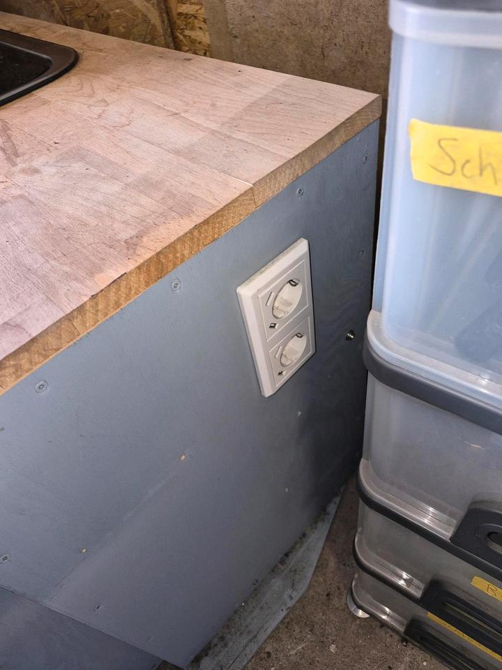 VW T4 Wohnmobil Ausbau Küchenblock mit Spüle.