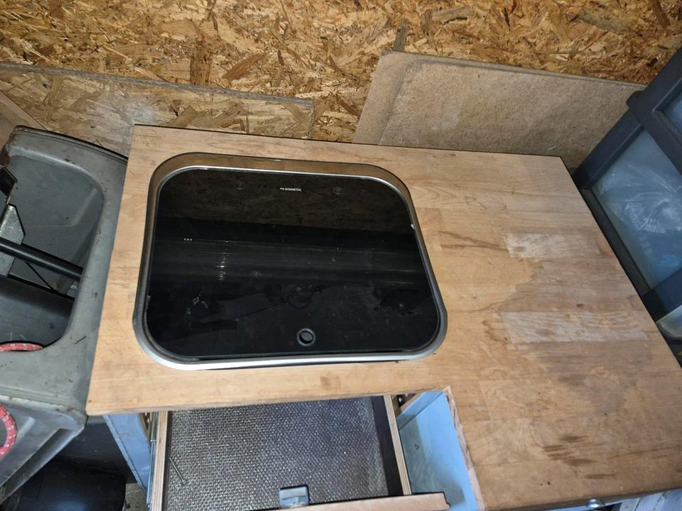 VW T4 Wohnmobil Ausbau Küchenblock mit Spüle.