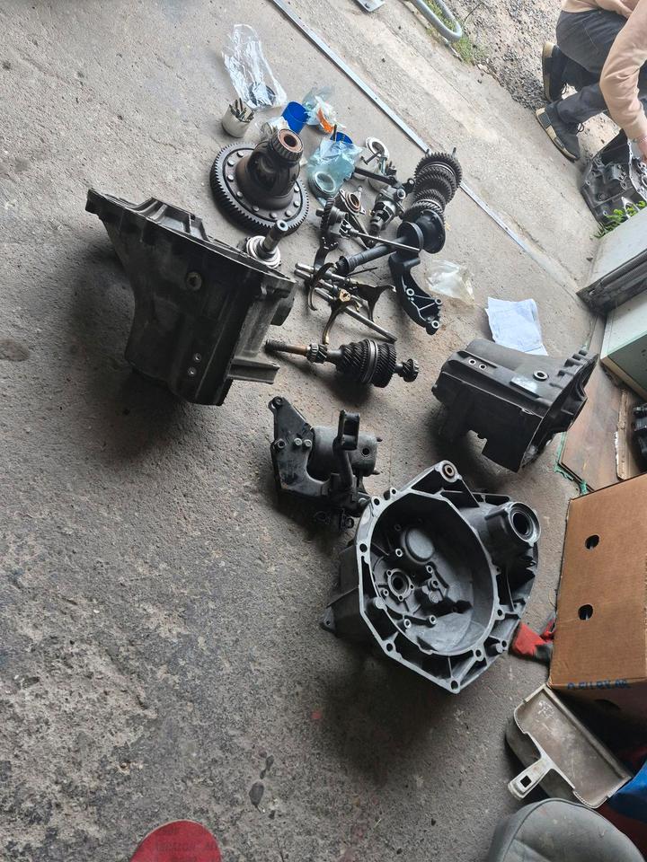 VW T4 2,5 TDI ACV  Ersatzteile 02G DXZ Schaltgetriebe komplett