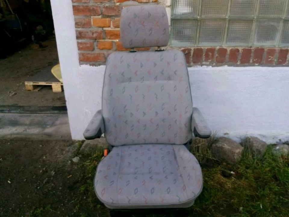 VW T4 sehr gute Sitze mit Armlehnen