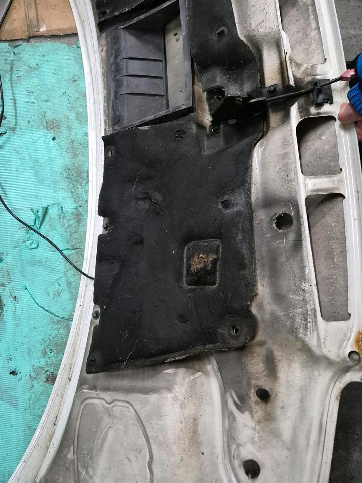VW T4 TDi Dämmatte Motorhaube KV
