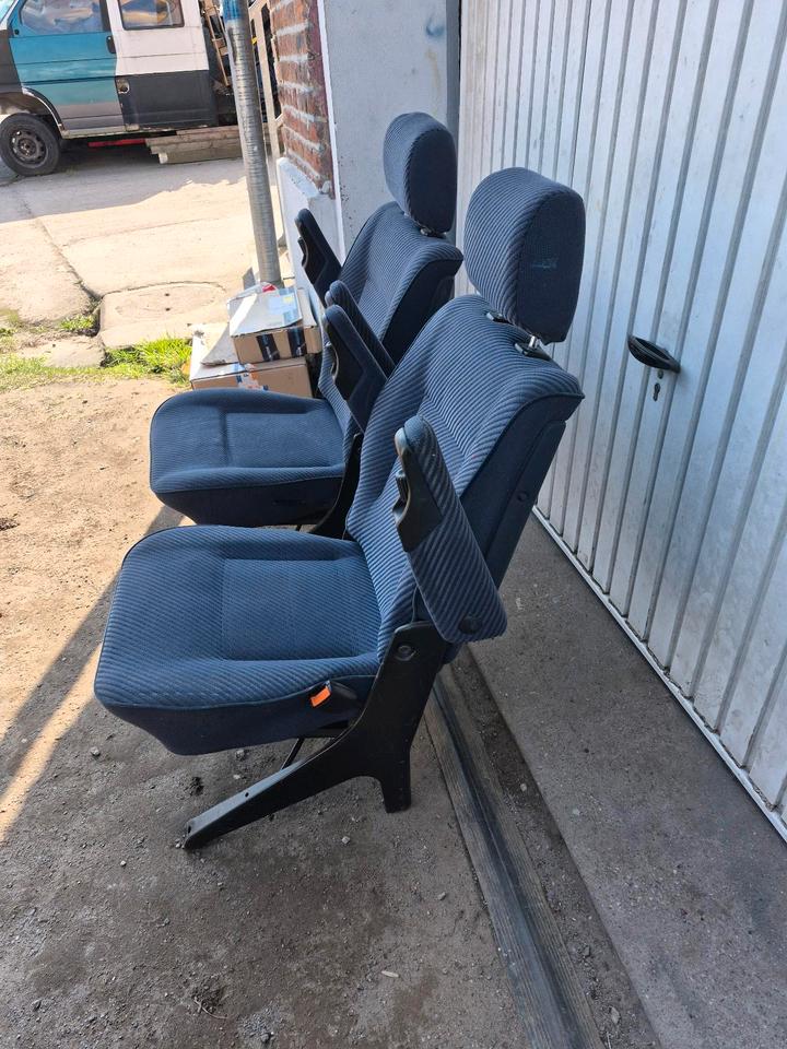 VW Einzelsitz Rücksitz Klappsitz Tisch in blau (TOP)
