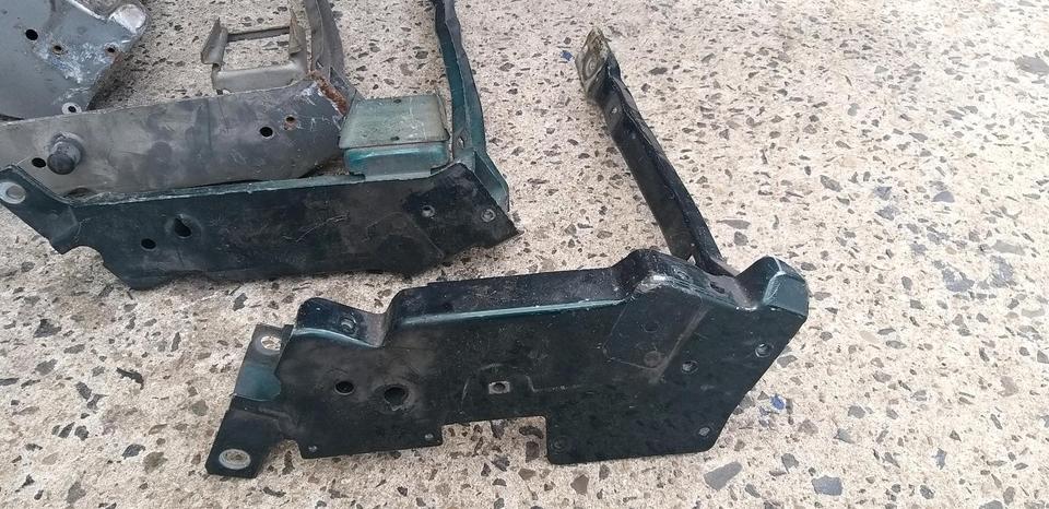 VW T4 Scheinwerferträger für LV