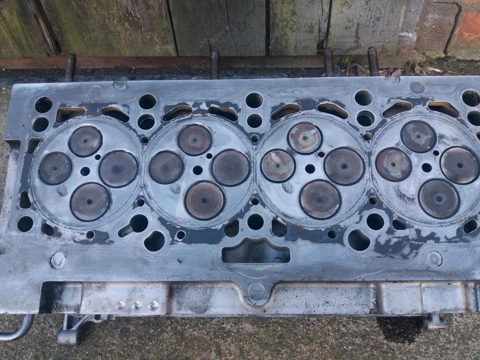 VW 2,0 TDI 16 V Original ZYLINDERKOPF MIT NOCKENWELLEN