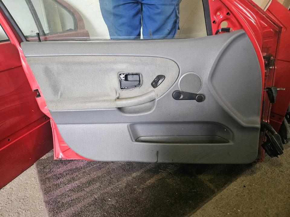 Bmw E36 Komplette Tür vorne/hinten links oder rechts