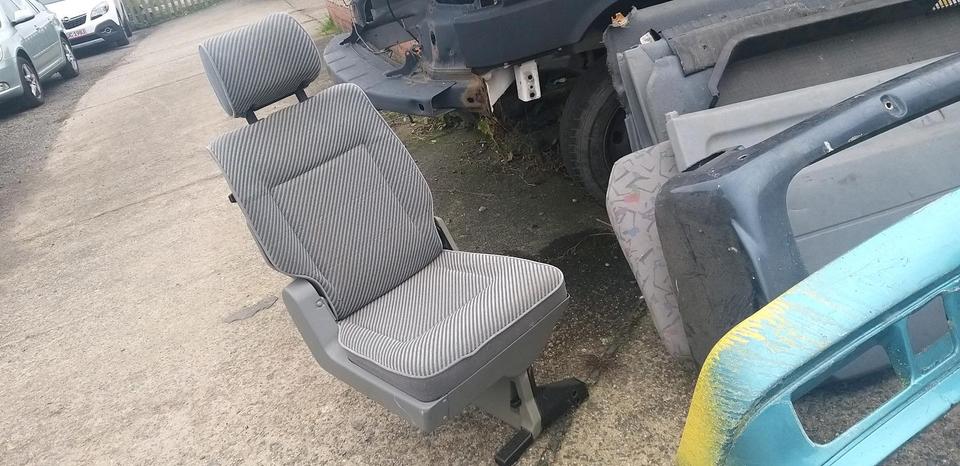 VW T4 verschiedene Sitze vorne/hinten Doppelsitzbänke