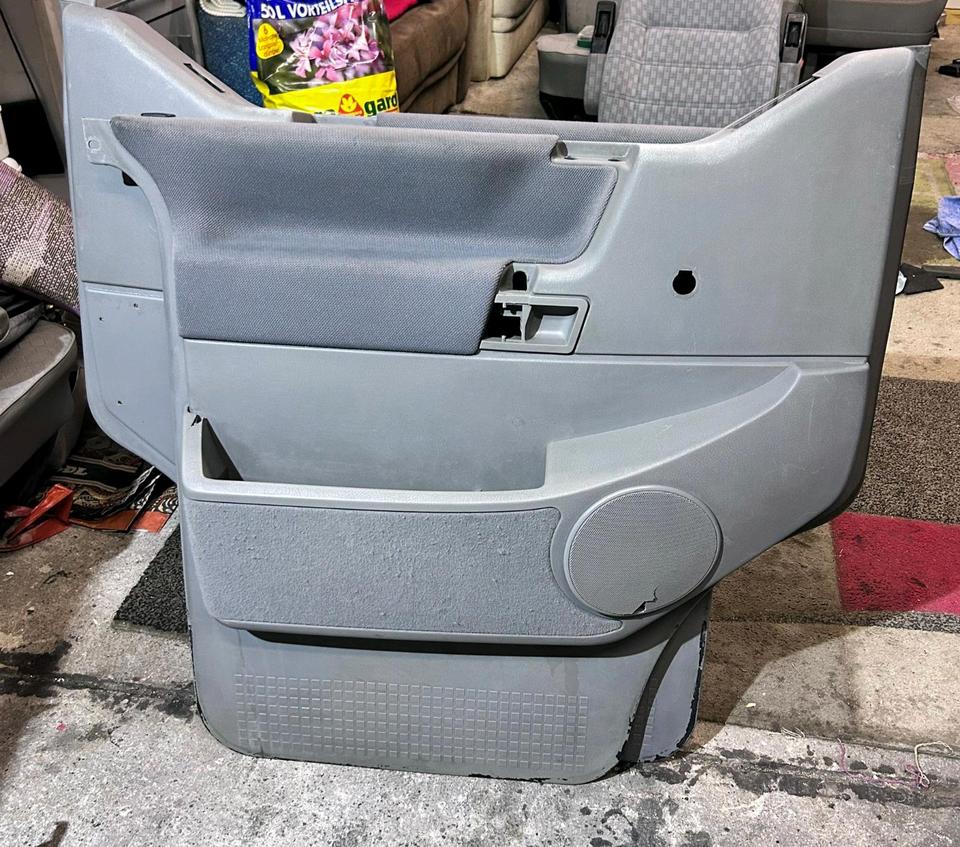 VW T4 Türverkleidung vorne links bj 03