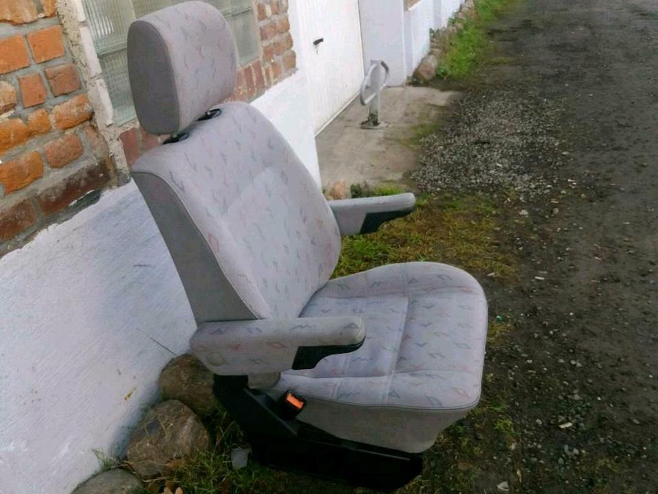 VW T4 sehr gute Sitze mit Armlehnen