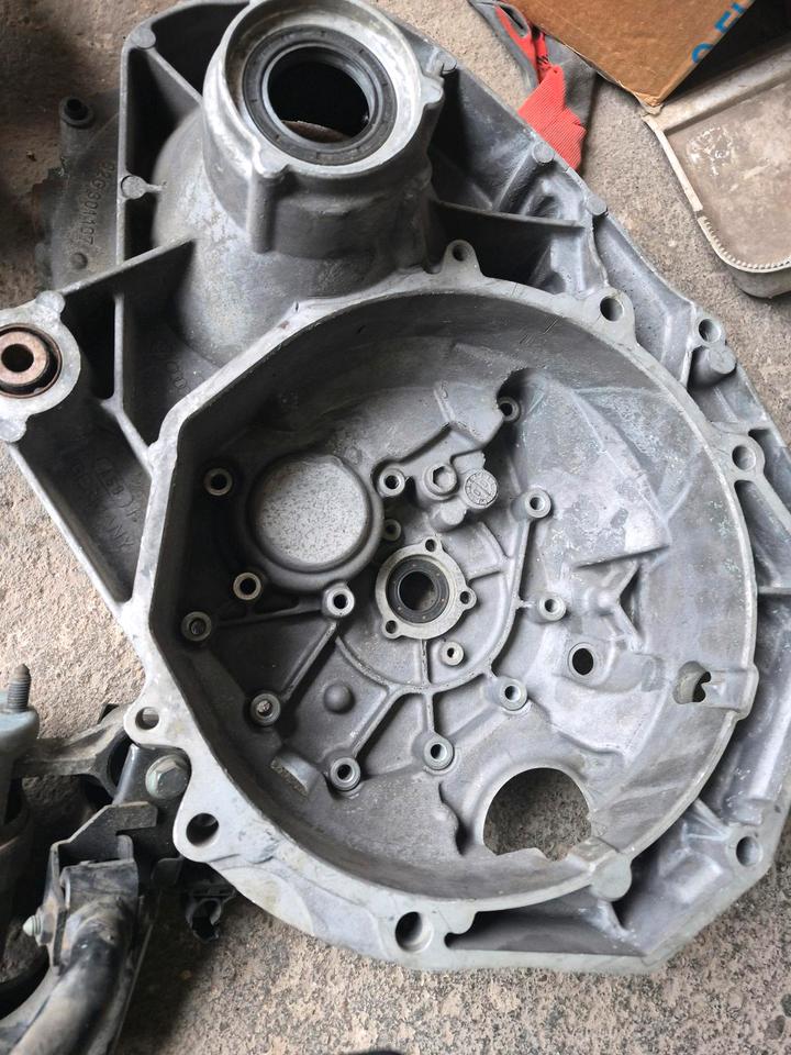 VW T4 2,5 TDI ACV  Ersatzteile 02G DXZ Schaltgetriebe komplett