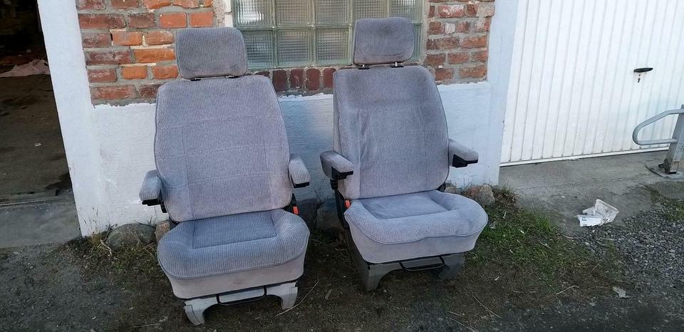 VW T4 Pilotensitz Fahrer oder Beifahrersitz mit Armlehnen (TOP)
