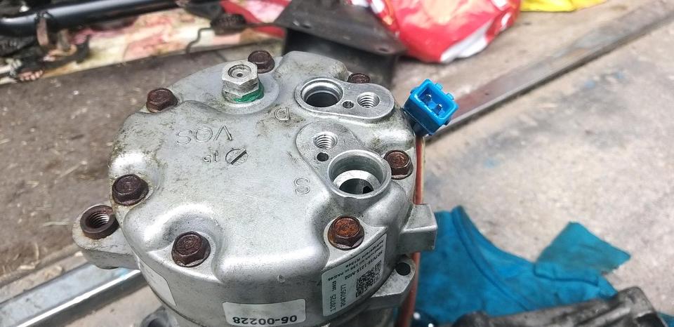 VOLKSWAGEN T4 KLIMAKOMPRESSOR PUMPE 2,5 TDI 102 PS