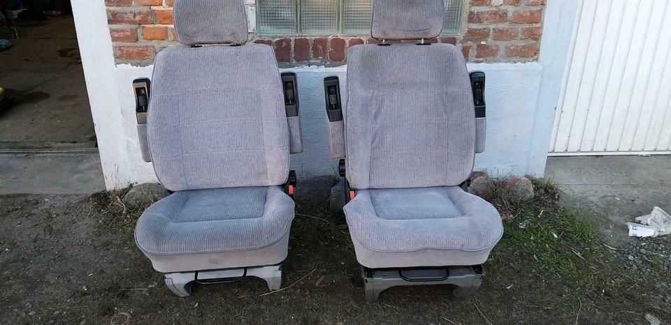 VW T4 Pilotensitz Fahrer oder Beifahrersitz mit Armlehnen (TOP)