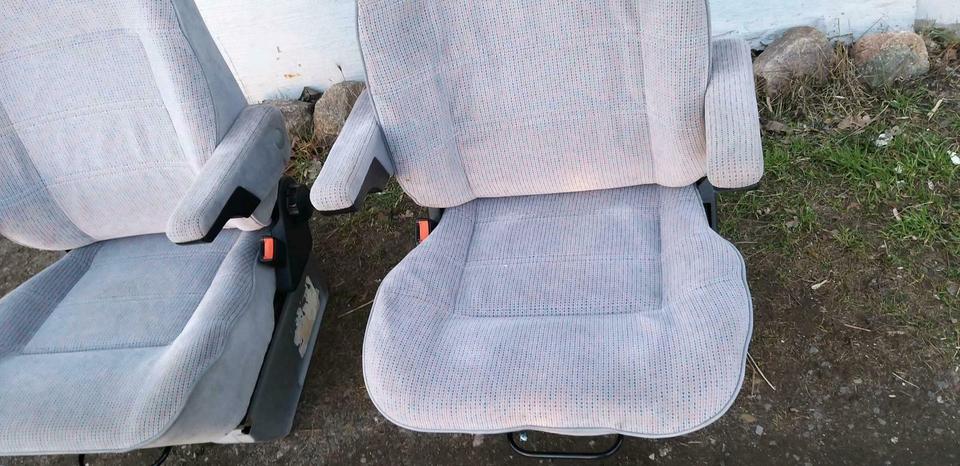 VW T4 Pilotensitz Fahrer oder Beifahrersitz mit Armlehnen (TOP)