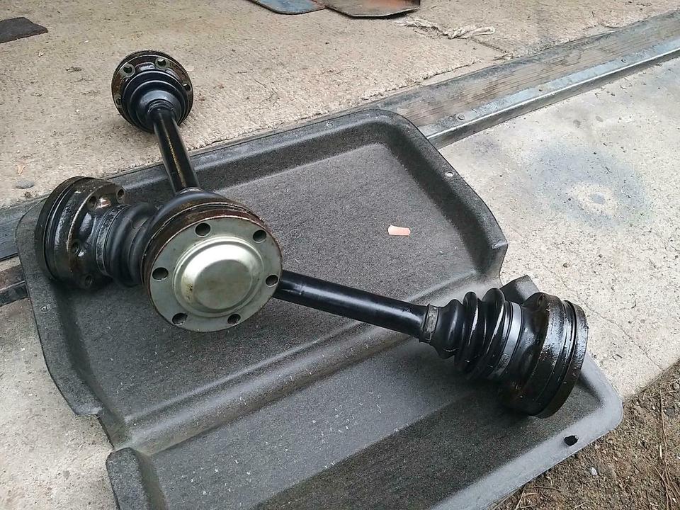 VW Bus T3 ORIGINAL Antriebswelle hinten (TOP)