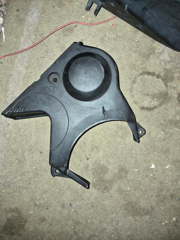 VW T4 2,4 D Zahnriemenabdeckung unten