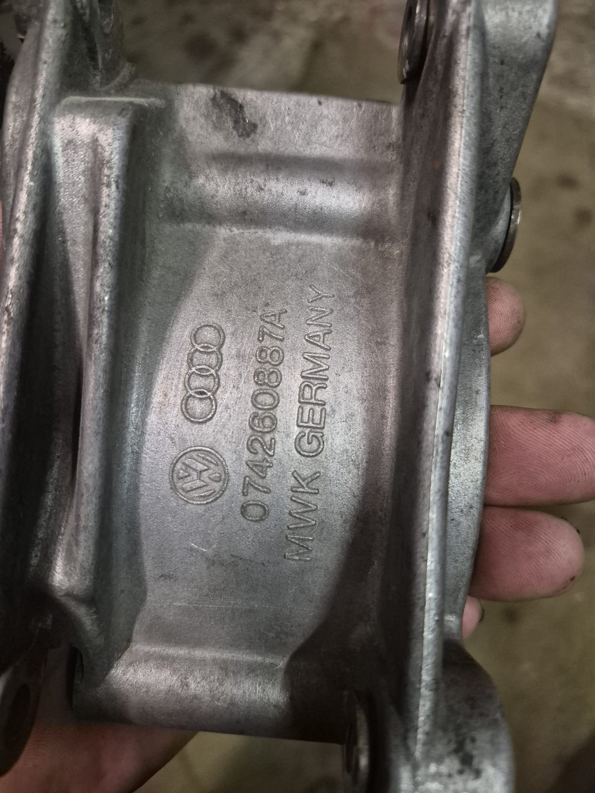 VW T4 Halter Klimakompressor A