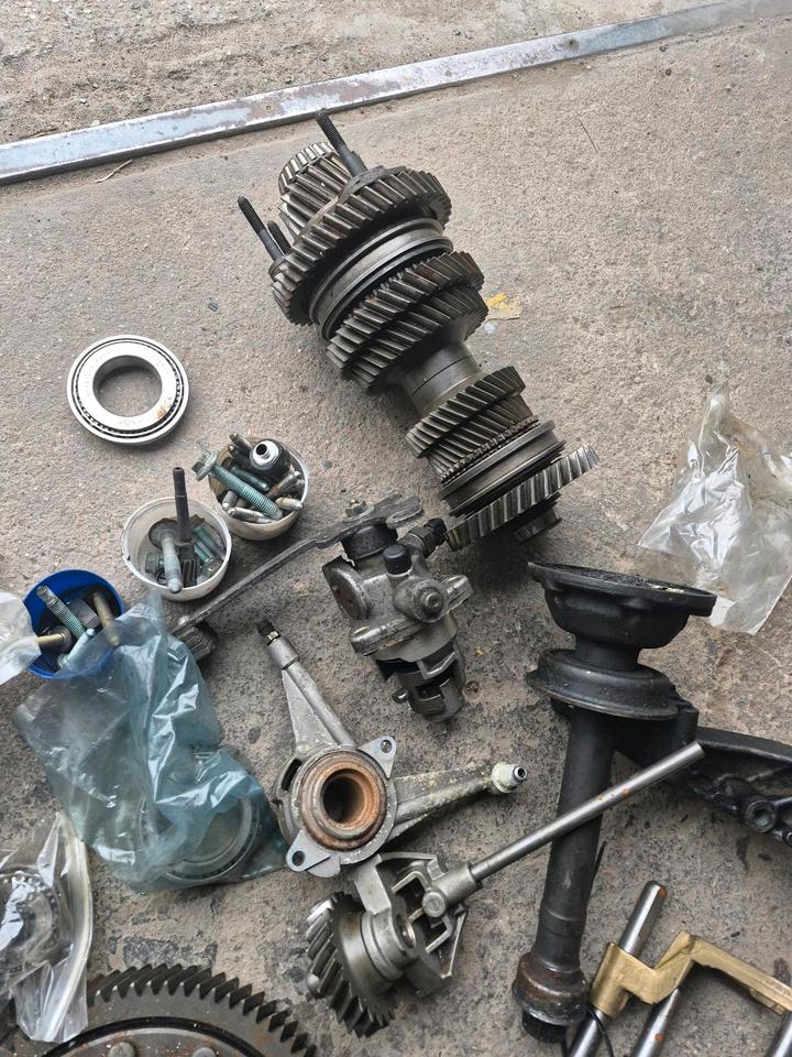 VW T4 2,5 TDI ACV  Ersatzteile 02G DXZ Schaltgetriebe komplett
