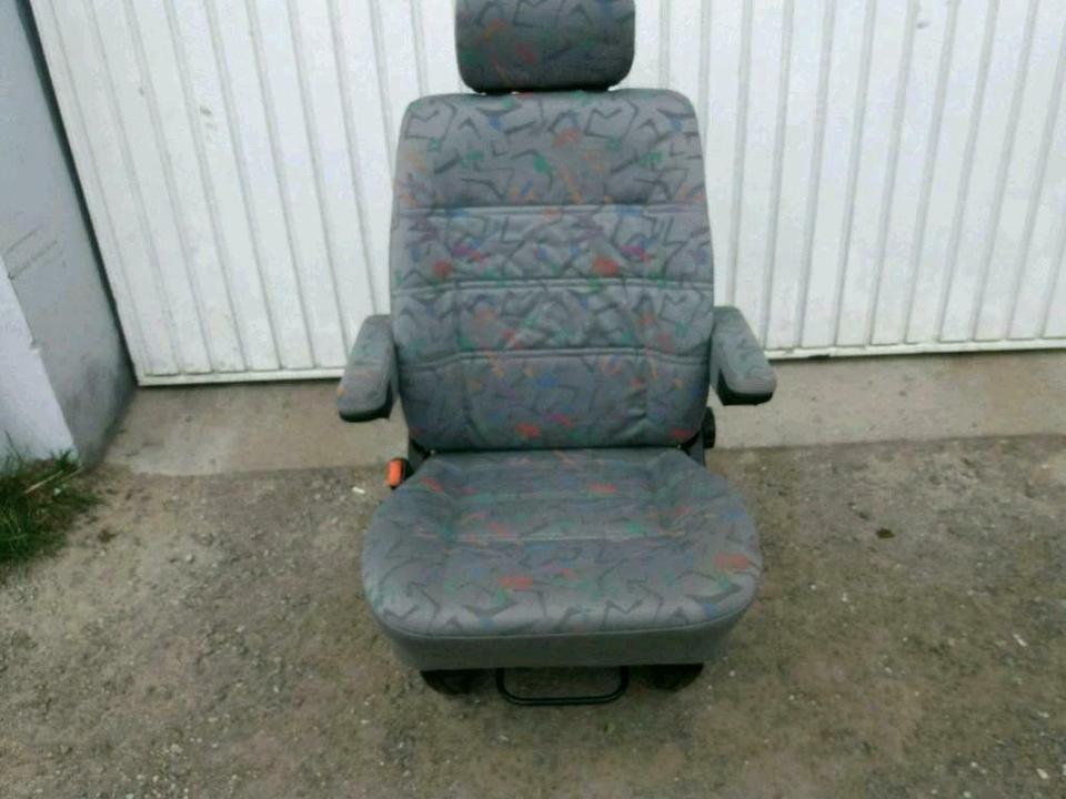 VW T4 sehr gute Sitze mit Armlehnen