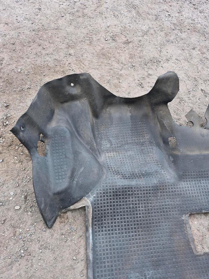 VW T4 Transporter/Trennwand Gummibodenbelag vorne