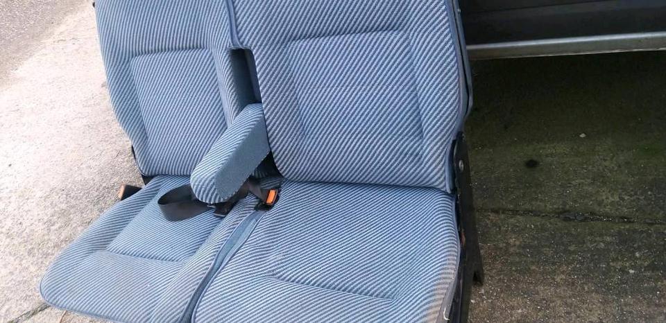 VW T4 Sitzbank mit Armlehnen zwete Reihe.
