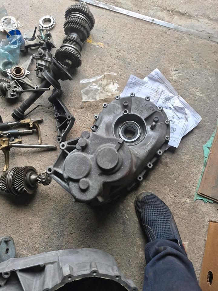 VW T4 2,5 TDI ACV  Ersatzteile 02G DXZ Schaltgetriebe komplett
