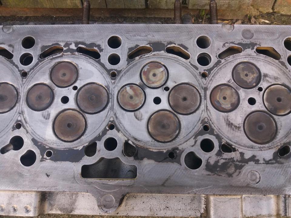 VW 2,0 TDI 16 V Original ZYLINDERKOPF MIT NOCKENWELLEN