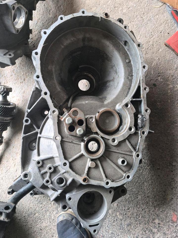 VW T4 2,5 TDI ACV  Ersatzteile 02G DXZ Schaltgetriebe komplett