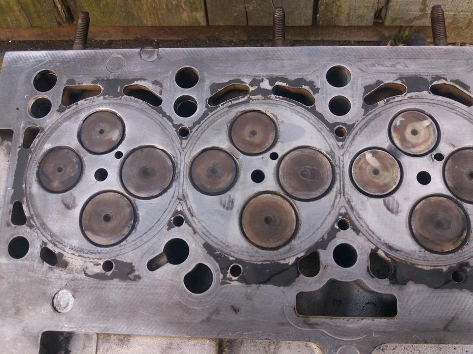 VW 2,0 TDI 16 V Original ZYLINDERKOPF MIT NOCKENWELLEN