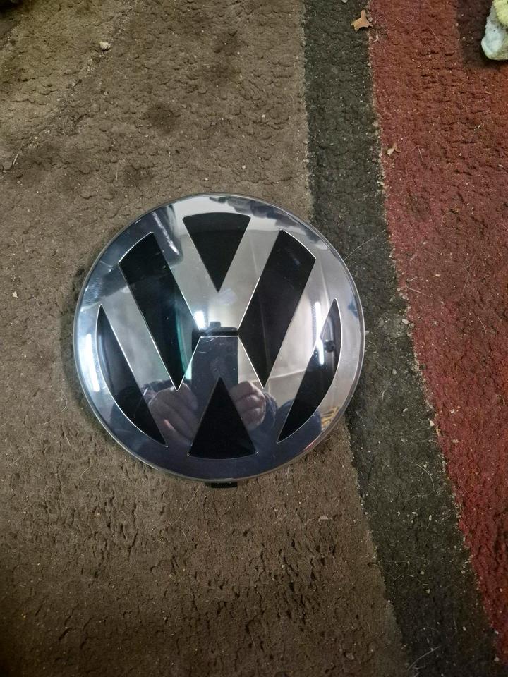 VW Passat 3G B8 VW Emblem vorne Radarabdeckung 3G0853601A NEU
