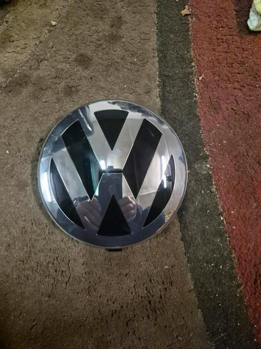 VW Passat 3G B8 VW Emblem vorne Radarabdeckung 3G0853601A NEU