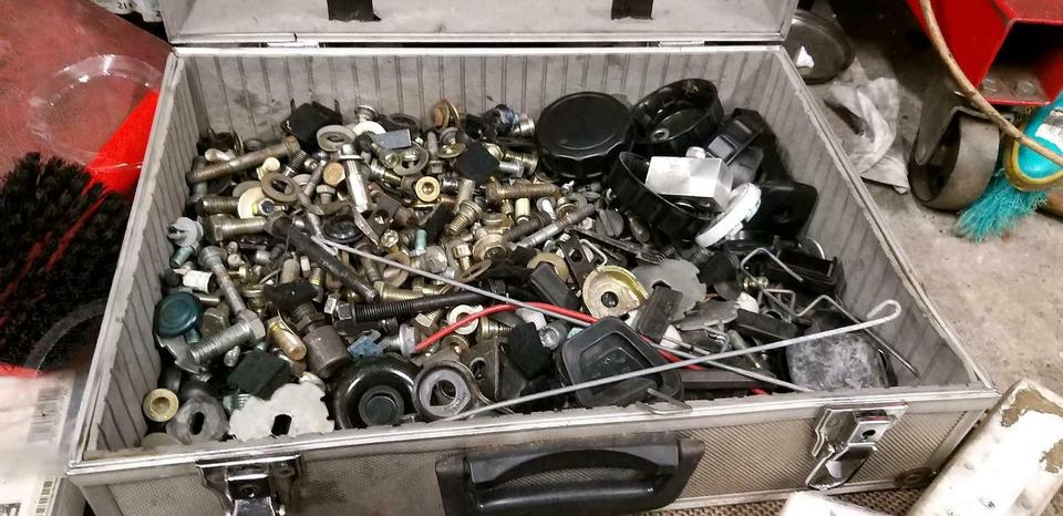 VW T4 Originale Spezielle Schrauben Sieherheitsgurte.